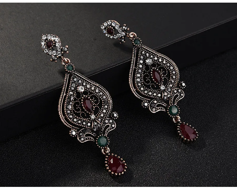 long-vintage-pendant-earrings_04