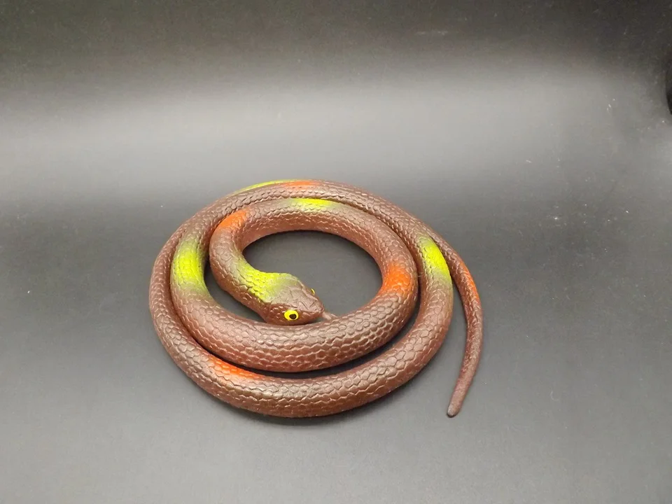 gercekci yumusak kaucuk yilan sahte hayvan modeli oyuncak