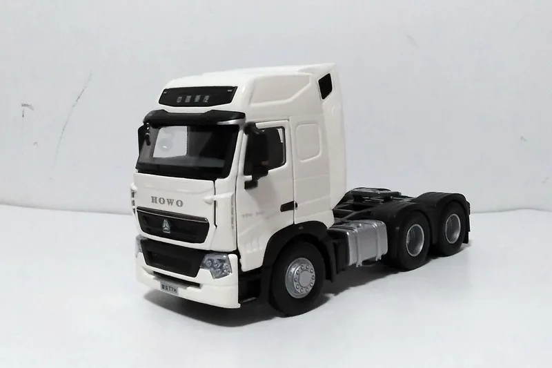 Collectible Diecast Toy Model 1:36 Scale SinoTruk HOWO T7H Truck Tractor Trailor Vehicles Alloy Model for Boy Gift,Decoration