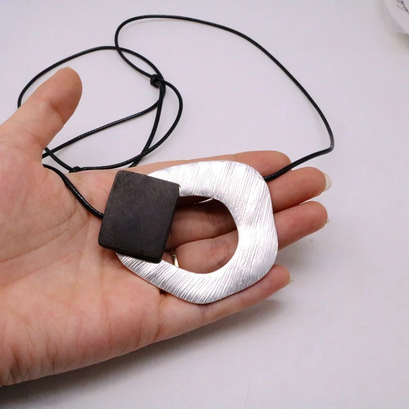 

Free Shipping Wood Alloy Adjusted Pendant Necklace