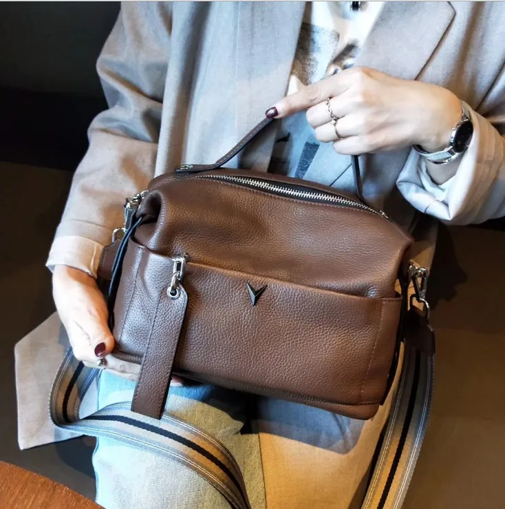 New Arrival 2019 Genuine Leather Bags Women Vintage Pillow Cow Leather Handbag Ladies Solid Casual Cross body Bolsa Feminina Tot New Arrival 2019 Genuine Leather Bags Women Vintage Pillow Cow Leather Handbag Ladies Solid Casual Cross body Bolsa Feminina Tot