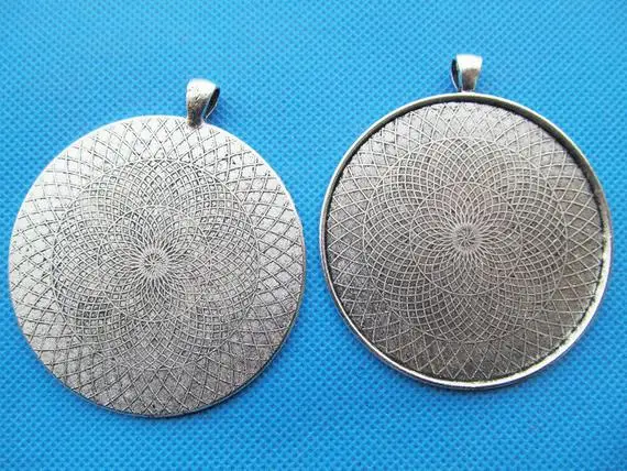

20pcs Antique Silver/Antique Bronze Round Frame Base Bezel Setting Tray Pendant Charm/Finding,fit 50mm Cabochon/Cameo/Picture