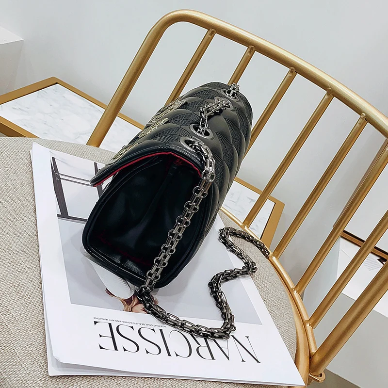 بو الجلود المرأة رسول حقيبة يد الأزياء الدب الجمجمة شارة حقيبة كتف الإناث صغيرة كروسبودي حقيبة سيدة البسيطة رفرف المحفظة مخلب