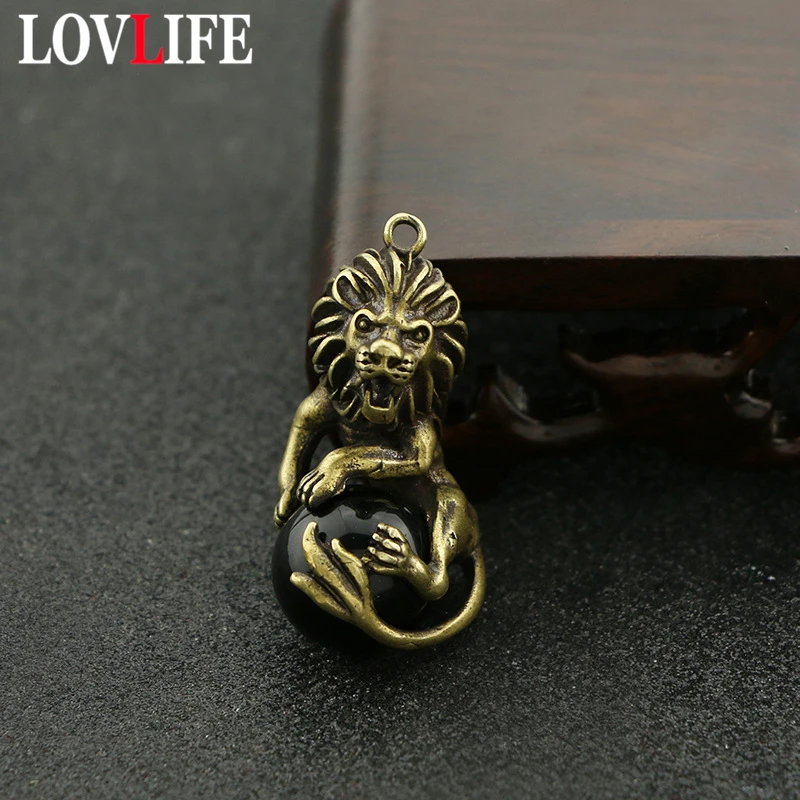 

Vintage Pure Brass Majestic Lion King Black Bead Keychains Pendants Copper Charms Animal Pendant Trinket Car Key Hanging Jewelry