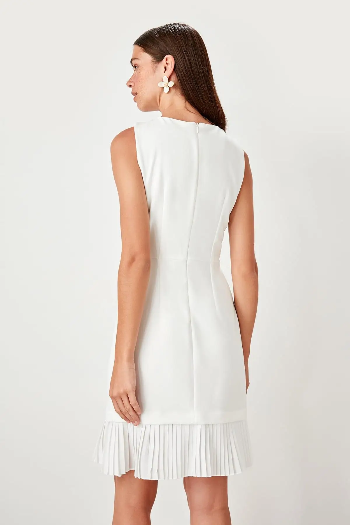 Trendyol платье цвета экрю TOFAW19AA0172|Платья| |
