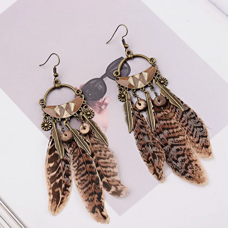 

2019 New Vintage Feather Earrings Bronze Boho Dangle Earrings Women Drop Earrings Ethnic Style Women Jewelry HQE422