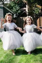 Милые платья с длинными рукавами и цветочным узором для девочек на свадьбу, коллекция 2018 года, кружевное бальное платье с отвесным вырезом