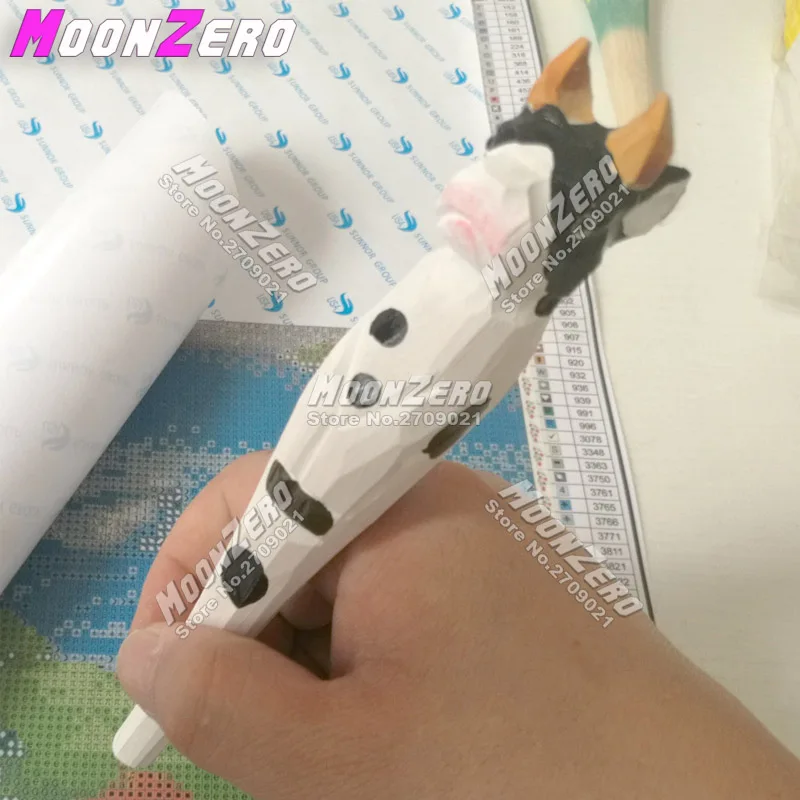 Новая ручная резная деревянная ручка для алмазной живописи вышивка крестиком аксессуары точечный полимерный инструмент для выкладывания мозаики ручки - Цвет: A-Cow