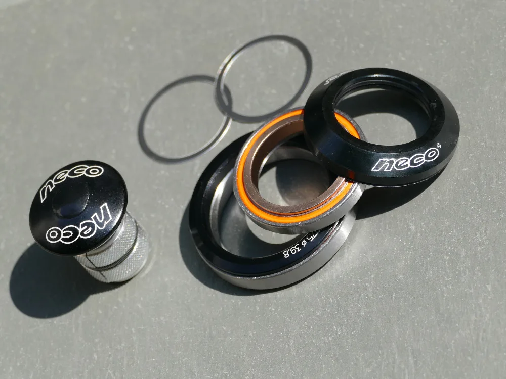 

Tapered Integrated Threadless Headset For All Bikes MTB ROAD BIKE - 120g 1 1/8" - 1 1/2"