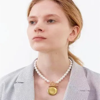 

Baroque White Pearl Beaded Gold color Round Locket Pendant Sweater Chain Necklace Fashion Jewelery Colar boho Women Girl Gift