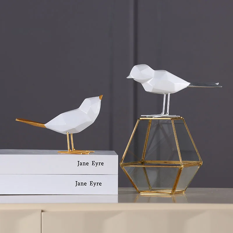 

Creative Resin Bird Figurines for Home Furnishing Decoration Crafts Office Arts Geometric Bird Statue with Golden Silver Tail