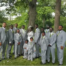 Изготовленные на заказ две кнопки светло-серый Жених Смокинги друзей жениха Мужские свадебные костюмы выпускного вечера(куртка+ брюки+ жилет+ галстук) K: 503