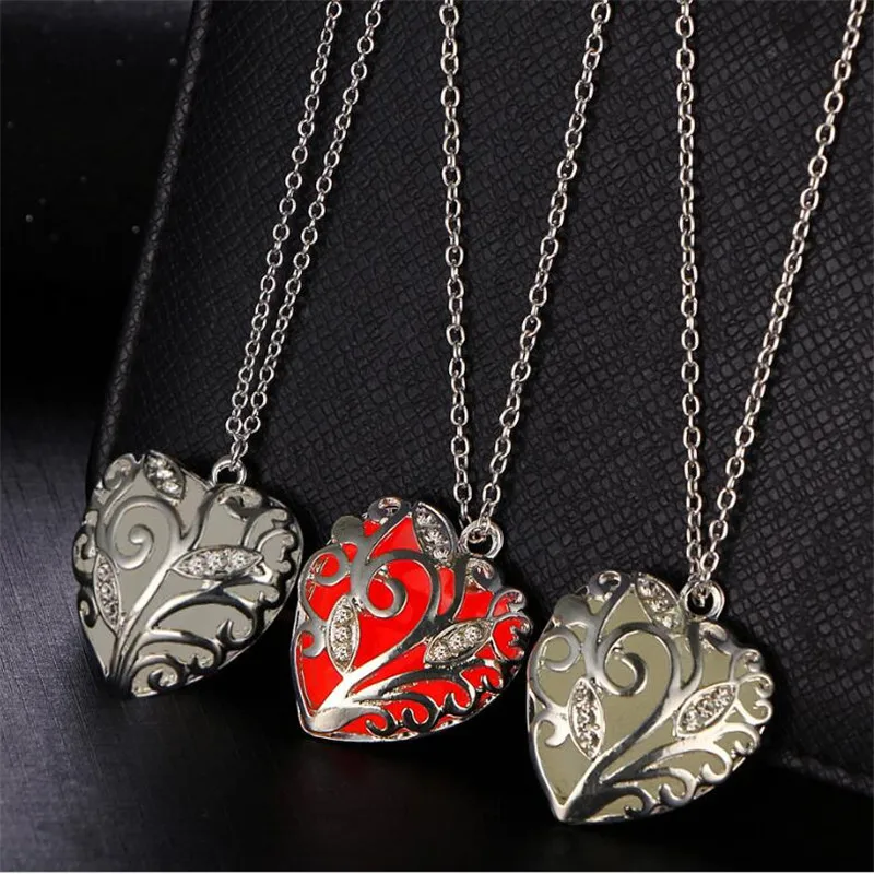 

Fashion Glowing Owl Heart Hourglass Pendant Necklace Cute Luminous Jewelry Choker For Women Necklace Gift Dropshipping