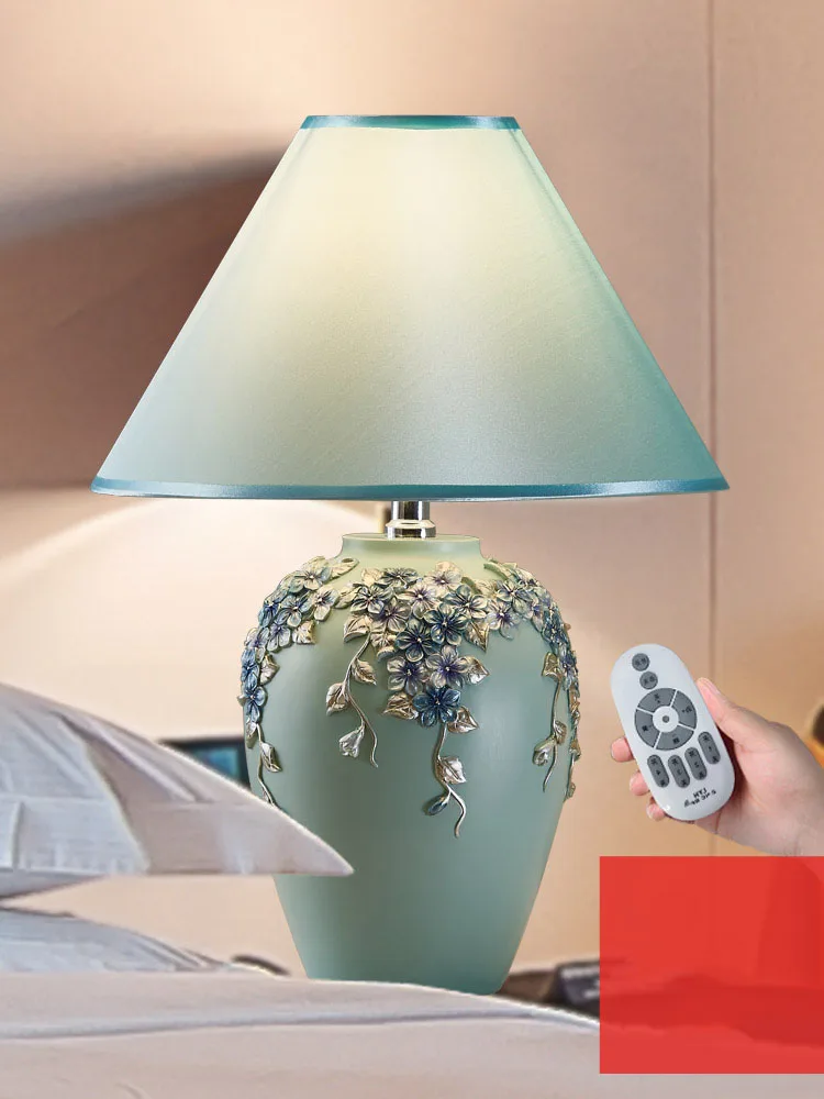 Современная настольная лампа для спальни, прикроватная креативная романтическая настольная лампа, декоративный Регулируемый светильник, простой домашний теплый ретро светильник для чтения