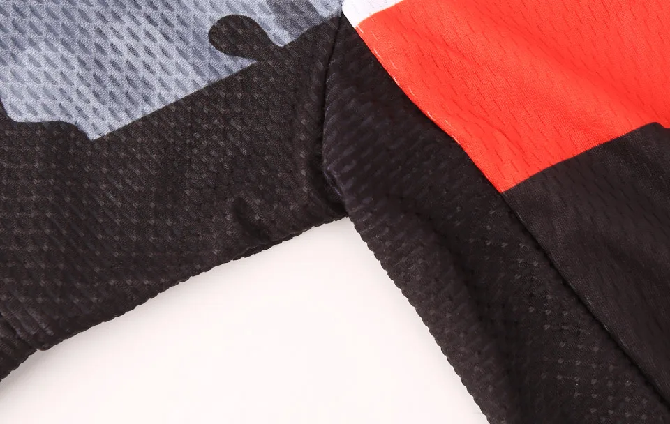 SLEEVE-Jacquard-weave-fabric-on-sleeves