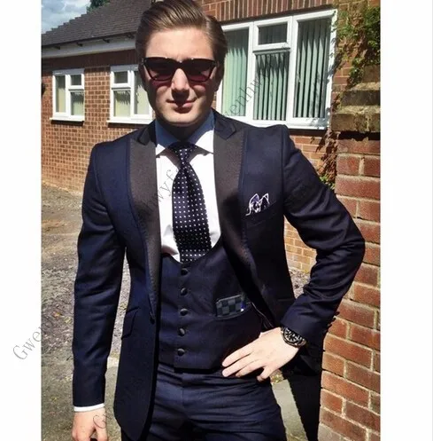 2019-Brand-China-Style-Black-Velvet-Lapel-White-Paisley-Men-Suit-Wedding-Tuxedos-Groom-Tuxedos-Men.jpg_640x640 (2)