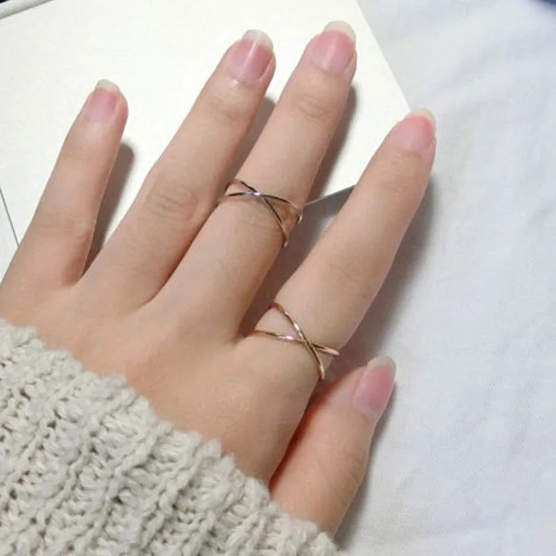 

2019 Korean Fashion Simple Gold & Silver Color Geometric Hollow Out Metal Cross Joint Rings for Women Girls Jewelry Wholesale