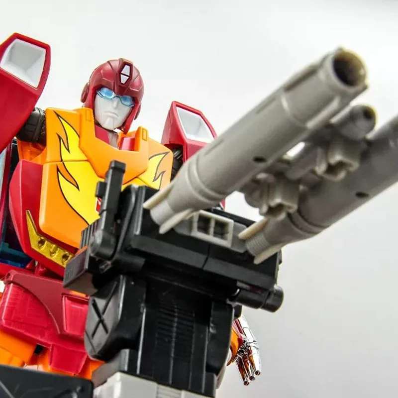 Трансформированная игрушка Mp09 Hot Rodimus reprint