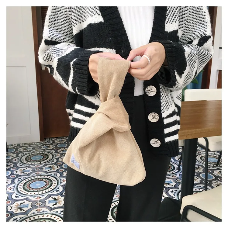 

2019 New Fashion Women Handcuffs Purse Corduroy Casual Solid Ladies Handbags Japanese Style Wild Literary Girls Coin Purse