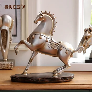 

Oak manor European simple horse riding Chebi decoration living room TV cabinet decor decoration birthday gift