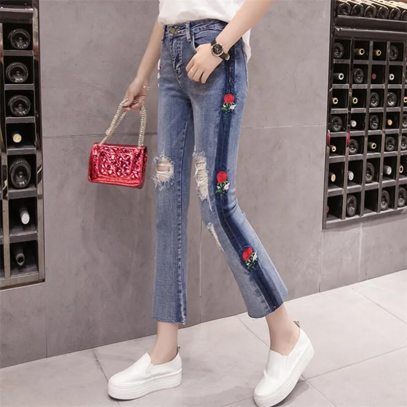 Джинсы для Для женщин большие размеры с высокой талией Роза вышитые джинсовые брюки женские 2019 Демисезонный винтажные женские джинсы p752