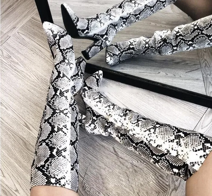 

Sexy Black White Snake Print Point Toe Block Heeled Boots Python Pattern Printed Gladiator Long Boots Women Chunky Heel Boots