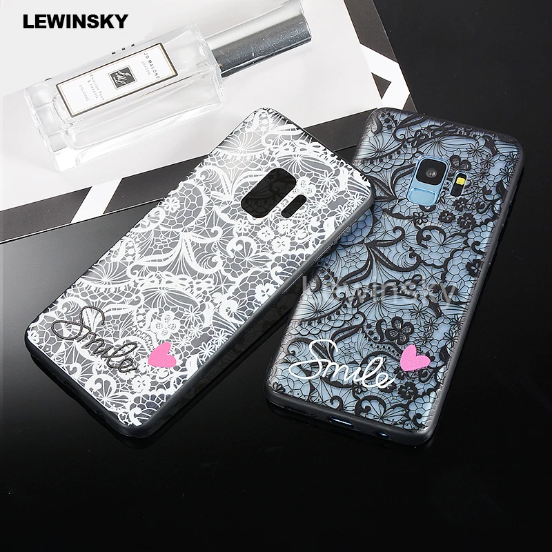 

Phone Case For Samsung Galaxy A8 2018 J4 J3 J5 J7 A3 A6 A7 2017 J6 S6 S7 edge S8 S9 Plus case Luxury Retro Floral Lace PC A5