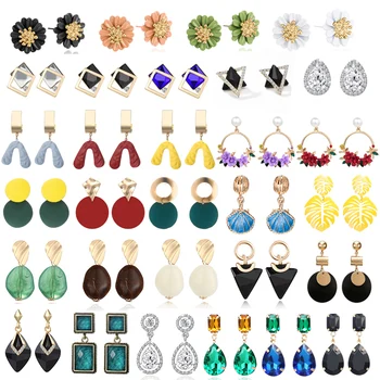 

2019 New Korean Earrings For Women Lover Round flowers Stud earring Geometric rhinestone earrings Jewelry Wholesa