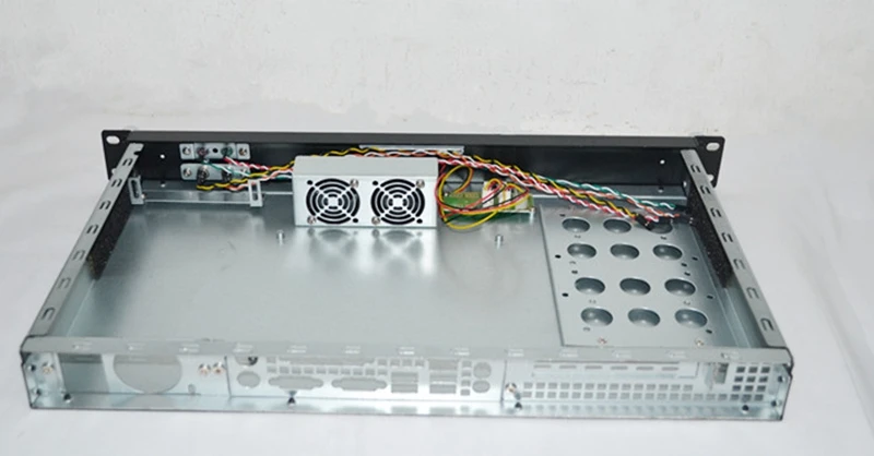 Short 1U chassis 02