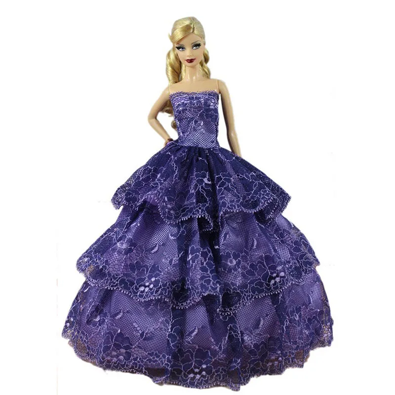 Doll dresses. Кукла в красивом платье. Кукла в бальном платье. Бальное платье для барби. Самые красивые платья для кукол.