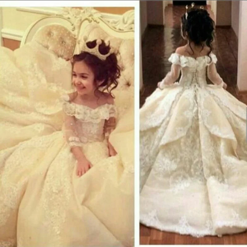 Vintage Lace Flower Girl Dresses Elegant Off Shoulder Wide V