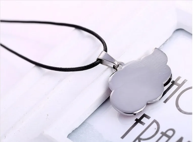 HSIC Naruto Anime Akatsuki Red Cloud Necklace Floating Locket