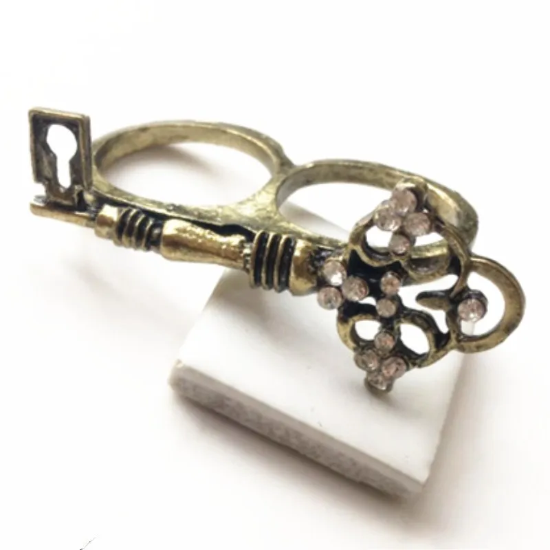 C402 Fashion Personality Crystal Key Double Circles Rings Retro Finger Ring Charms For Women Wedding Party Jewelry Anillos