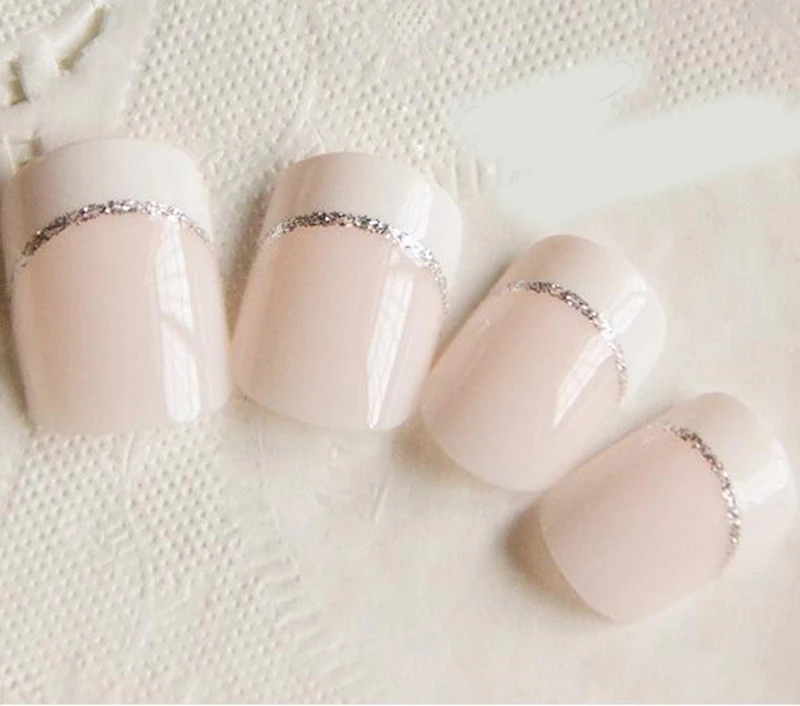 

24Pcs Beauty Light White Short French Fake Nails Full Cover European Simple Manicure Cold Oval faux ongle naturelle for Office