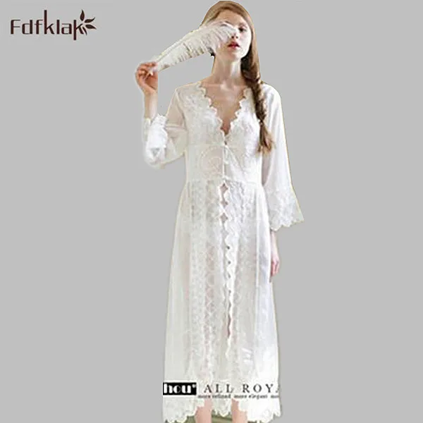 

Summer nightgowns woman sleepwear princess vintage nightdresses sexy hollow out lace sleepshirt white long nightgown Q903