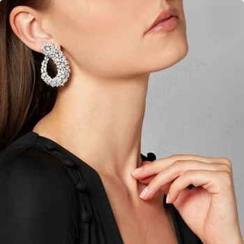 

Famous Brand Irregular Hook Stud Earrings Full Micro Cubic Zirconia Pave For Bridal Engagement Earrings Jewelry