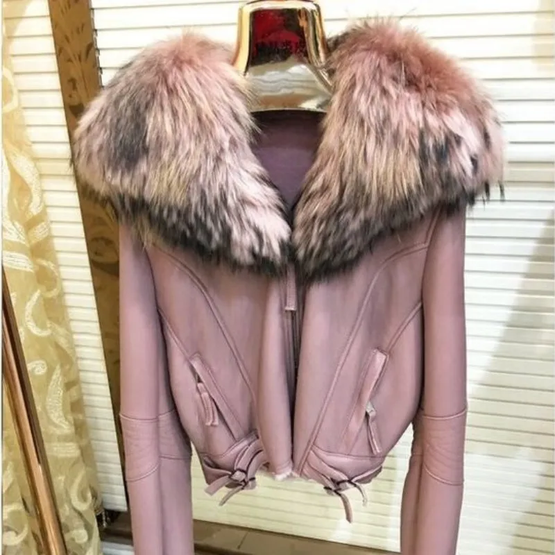Женское пальто из натурального овечьего меха, зимняя теплая Модная куртка из натуральной овечьей кожи, меховой воротник из натурального меха енота