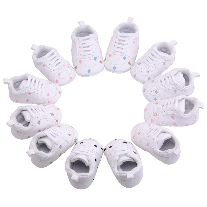 2 пары детских ботинок для новорожденных мальчиков и девочек с узором в виде сердечек и звезд, для первых шагов, для детей ясельного возраста, на шнуровке, кроссовки из искусственной кожи для детей 0-18 месяцев