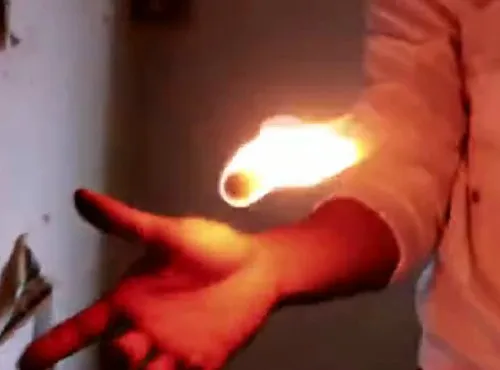 

Wholesale 5pcs/lot Floating Fireball (Gimmick + DVD) - Fire magic trick,stage,close up,classic,mentalism,illusion,Accessories