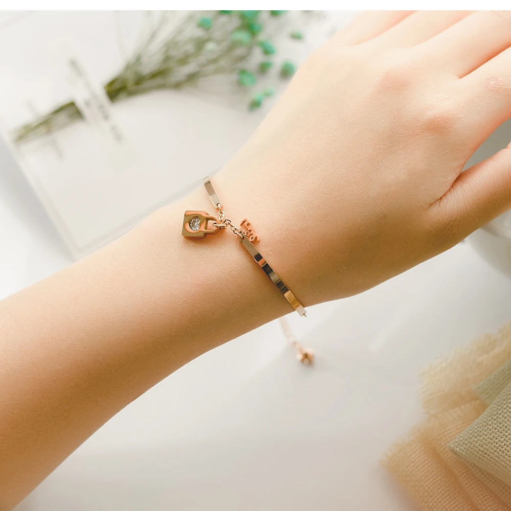 Fate Love High Quality Lock Bracelet & Bangle For Women Rose Gold Color Bracelet Stainless Steel Cute Jewelry Gifts FL912