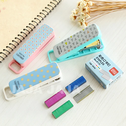 

(1 set/lot) Manual Mini stapler 3 colors Kawaii staplers set with staples Stationery school office material supplies (dd-1397)