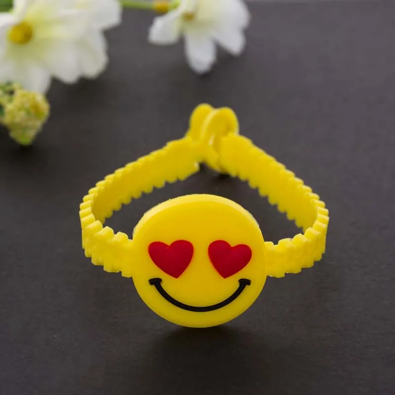 

1Pcs Emoji Bangle Bracelet Kids Birthday Party Favors Party Decoration Wedding Gifts for Guest Baby Shower Party Gift Supplies