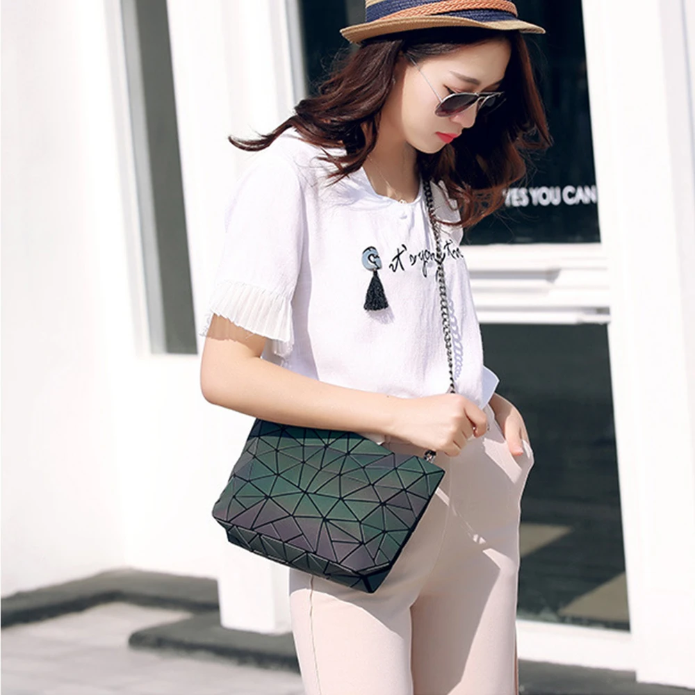

Luminous bag women's geometry clutch handbag luxury shoulder for women 2019 Laser fold over chain bag fashion crossbody bag