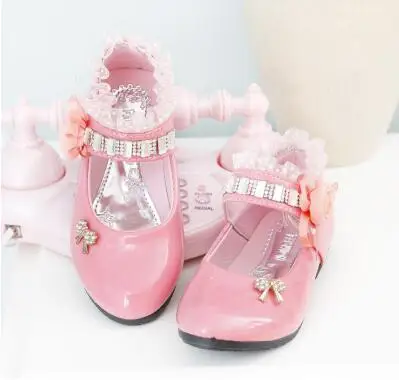 Qgxsshi детская кеды весна-осень Мода года кружева девушки принцессы со стразами школы свадебные кожаные туфли размер 26-36 - Цвет: Розовый