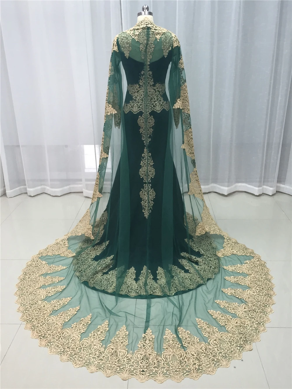 Зеленый Русалка вечерние платья с мысом 2019 Kafatan Lace Robe de Soiree Muslim Gold Embroidery вечернее