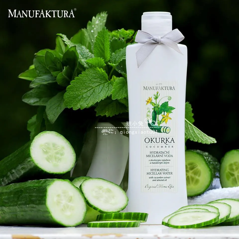 

Manufaktura cucumber skin toner 215ml refreshing moisturizing controlling oil and shrinking pores