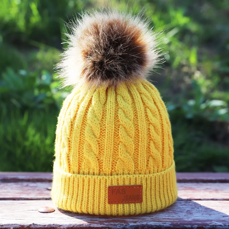 Детские осенние и зимние вязаные хлопковые шапки, теплые и удобные Лыжные шапки, одноцветные модные Универсальные шапки с помпонами для мальчиков и девочек - Цвет: Yellow