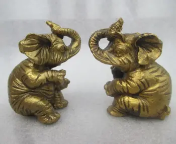 

China's rare collection of old copper peace, a pair of elephant statue