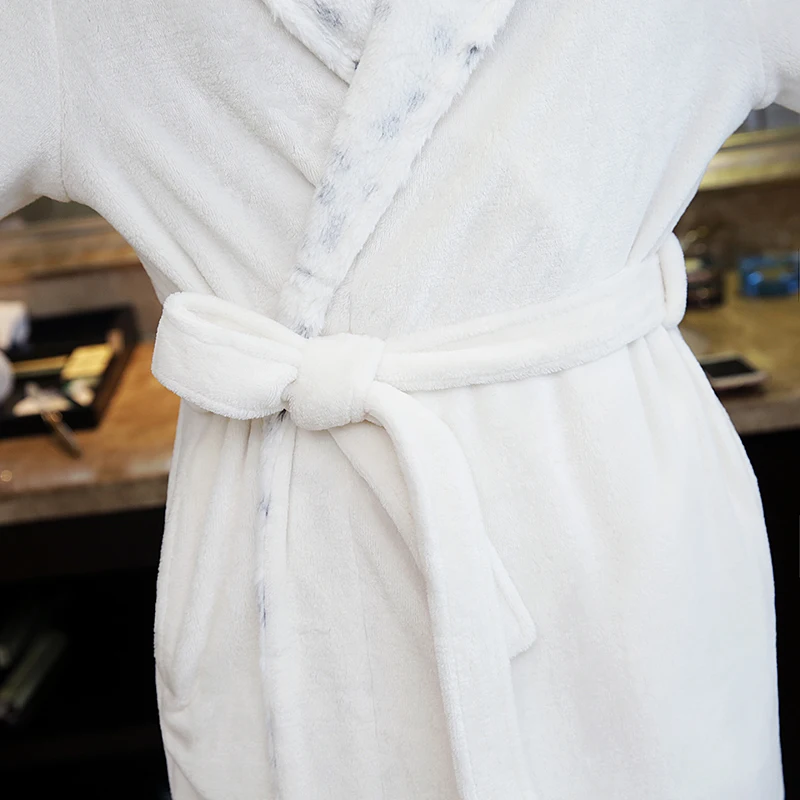 Neue Mode-liebhaber Luxus Haarfell Weichen wie Seide Flanell Lange Bademantel männer Winter Warme Kimono Bademantel Herren Morgenmantel Männlichen Roben