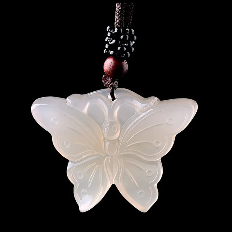 

Natural Chalcedony Butterfly Pendant Necklace Drop Shipping Hand-carved Lucky Amulet Jade Necklace For Men And Women